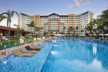 Krystal Grand Nuevo Vallarta resort and swimming pool