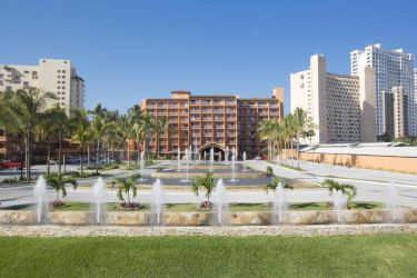 Villa del Palmar Puerto Vallarta resort and pool
