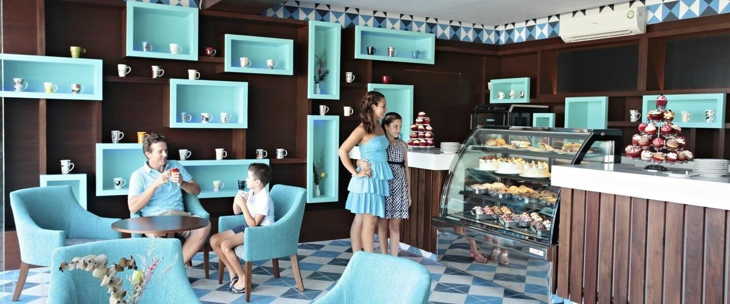 Cupcake cafe - Sandos Finisterra Los Cabos Resort